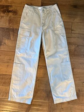Cargo Pants in Light Beige - Classic Utility Style